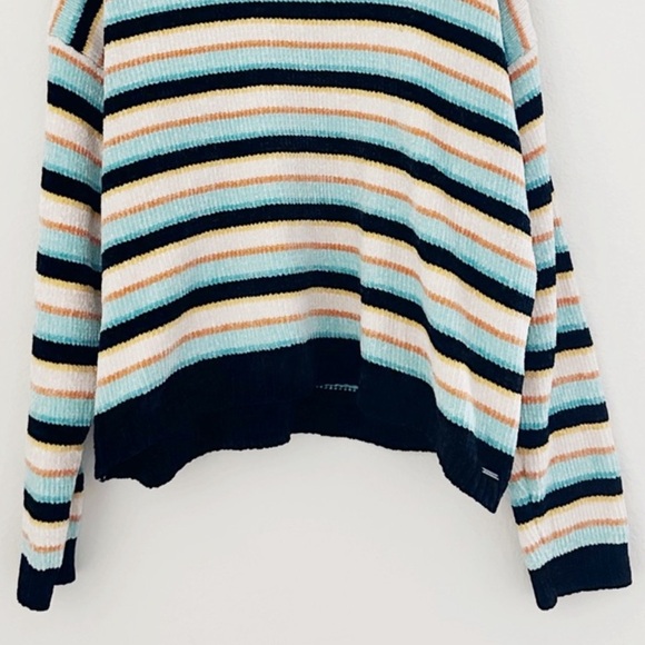 Volcom Bubble Tease Sweater - Picture 7 of 8